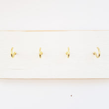 Load image into Gallery viewer, Wooden Key Holder for Wall Rustic Wood Decor